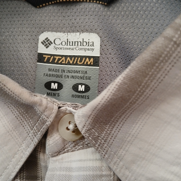Columbia Titanium Omni-Dry Casual Button Down Shirt Men's Size Medium - Picture 3 of 6